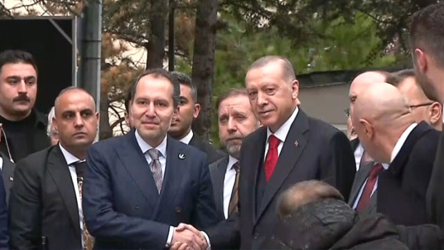 Cumhurbaşkanı Erdoğan, Yeniden Refah Partisi lideri Fatih Erbakan'ı ziyaret ediyor