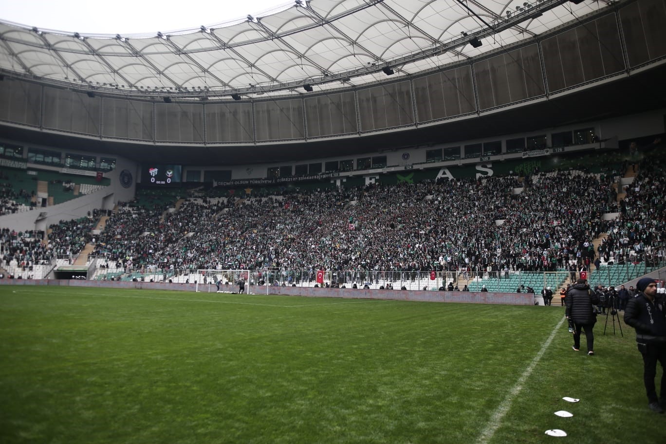Bursa’da 40 bin taraftar stadyumu doldurdu