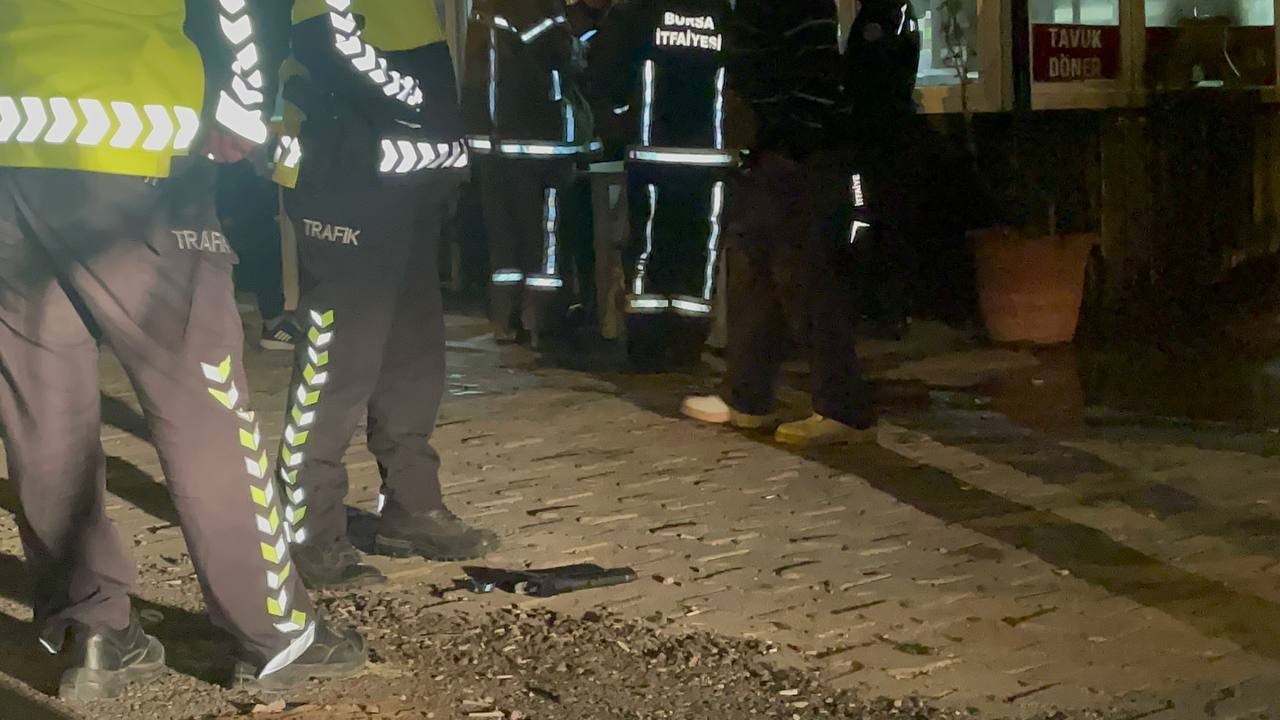 Bursa’da 2 arkadaşın oyuncak silah ve torpilli oyunu polisi harekete geçirdi