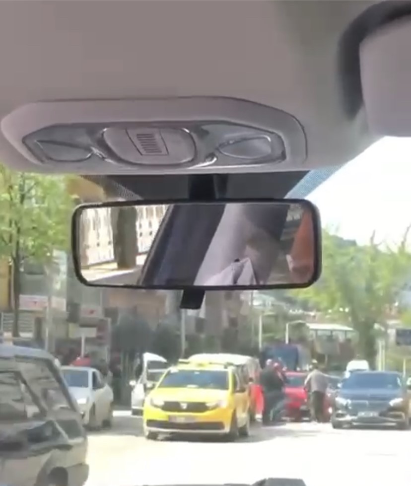 Bursa’da kavga ettiği sürücüyü az daha eziyordu, o anlar kameralarda