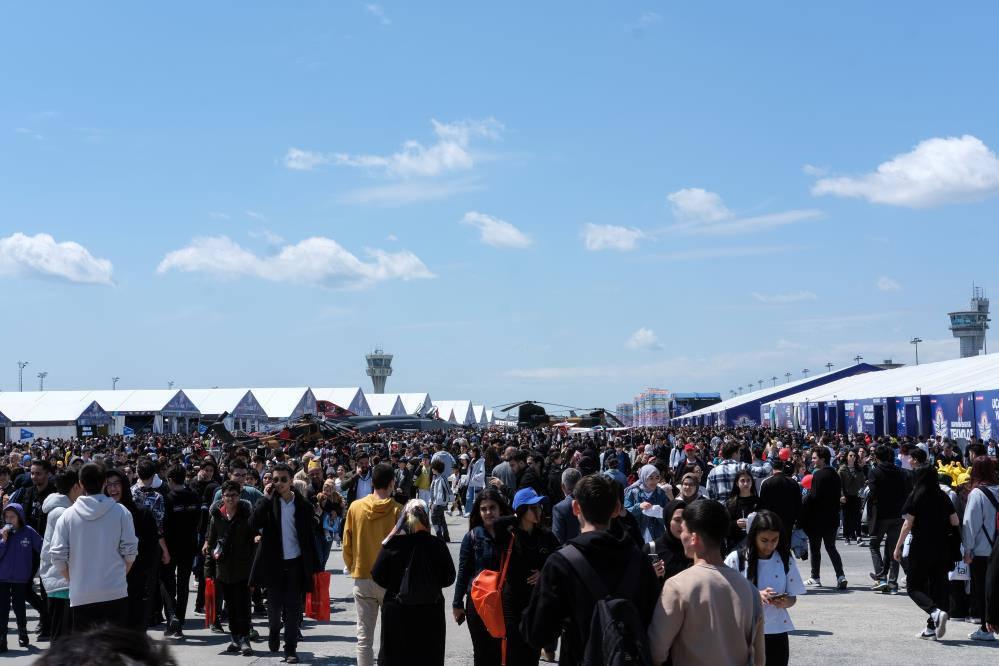 TEKNOFEST ikinci gününde binlerce ziyaretçiyi ağırlıyor