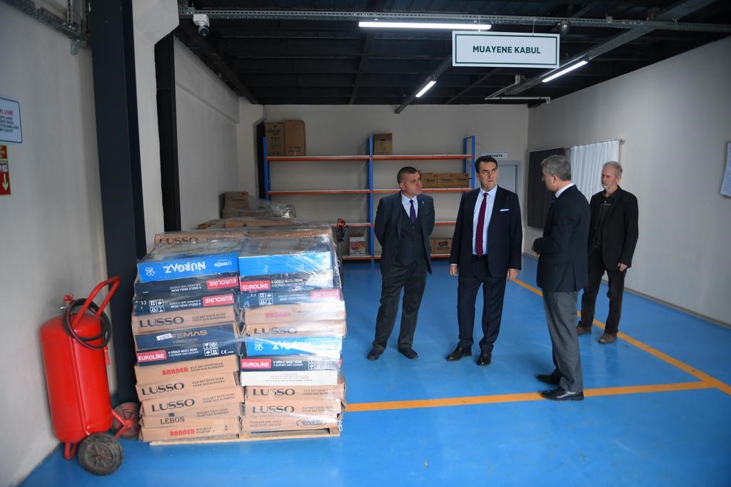 Osmangazi Belediyesi’nin deprem bölgesine yardımları devam ediyor