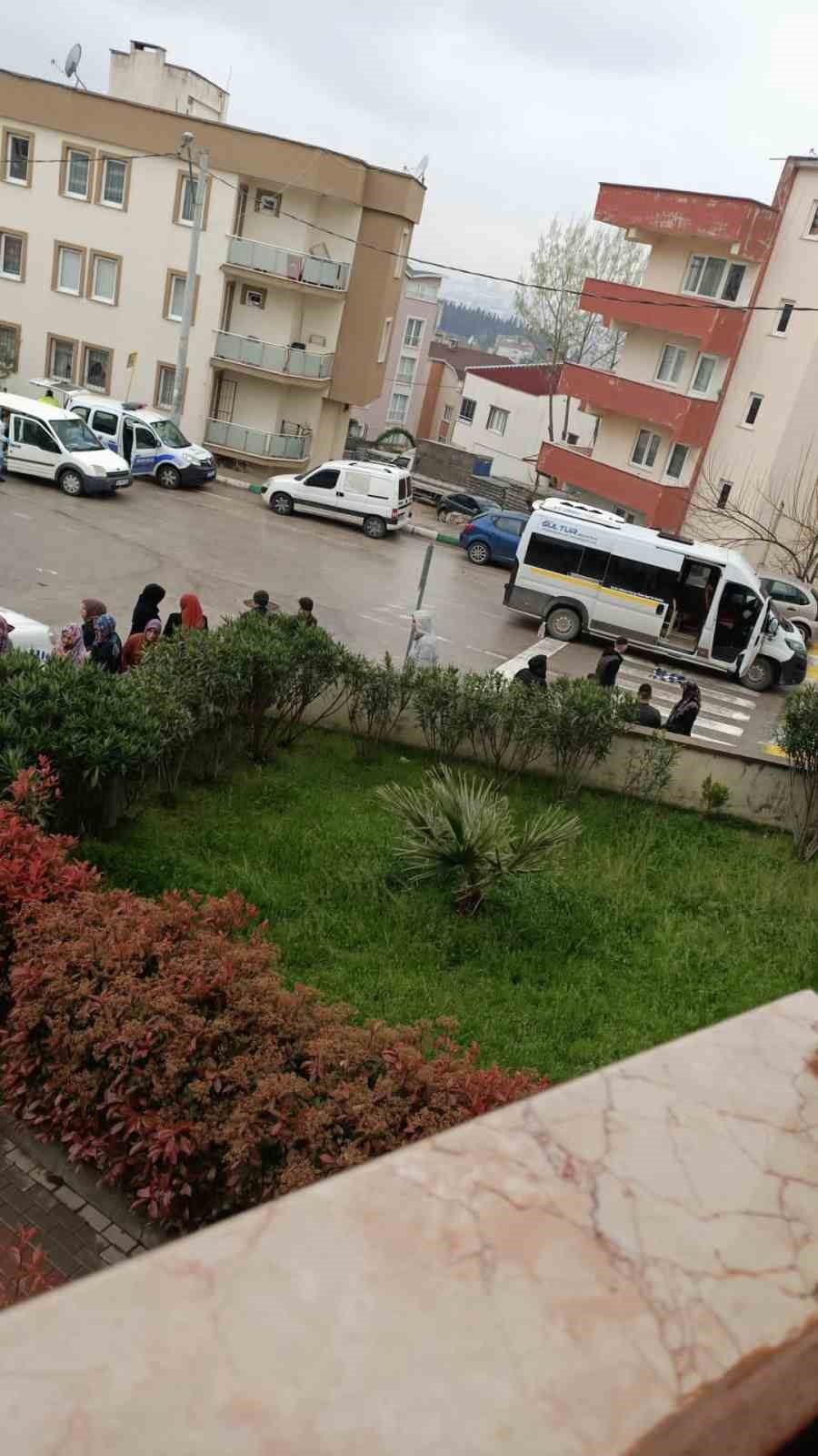 Bursa’da feci kaza: Servisin çarptığı küçük kız hayatını kaybetti
