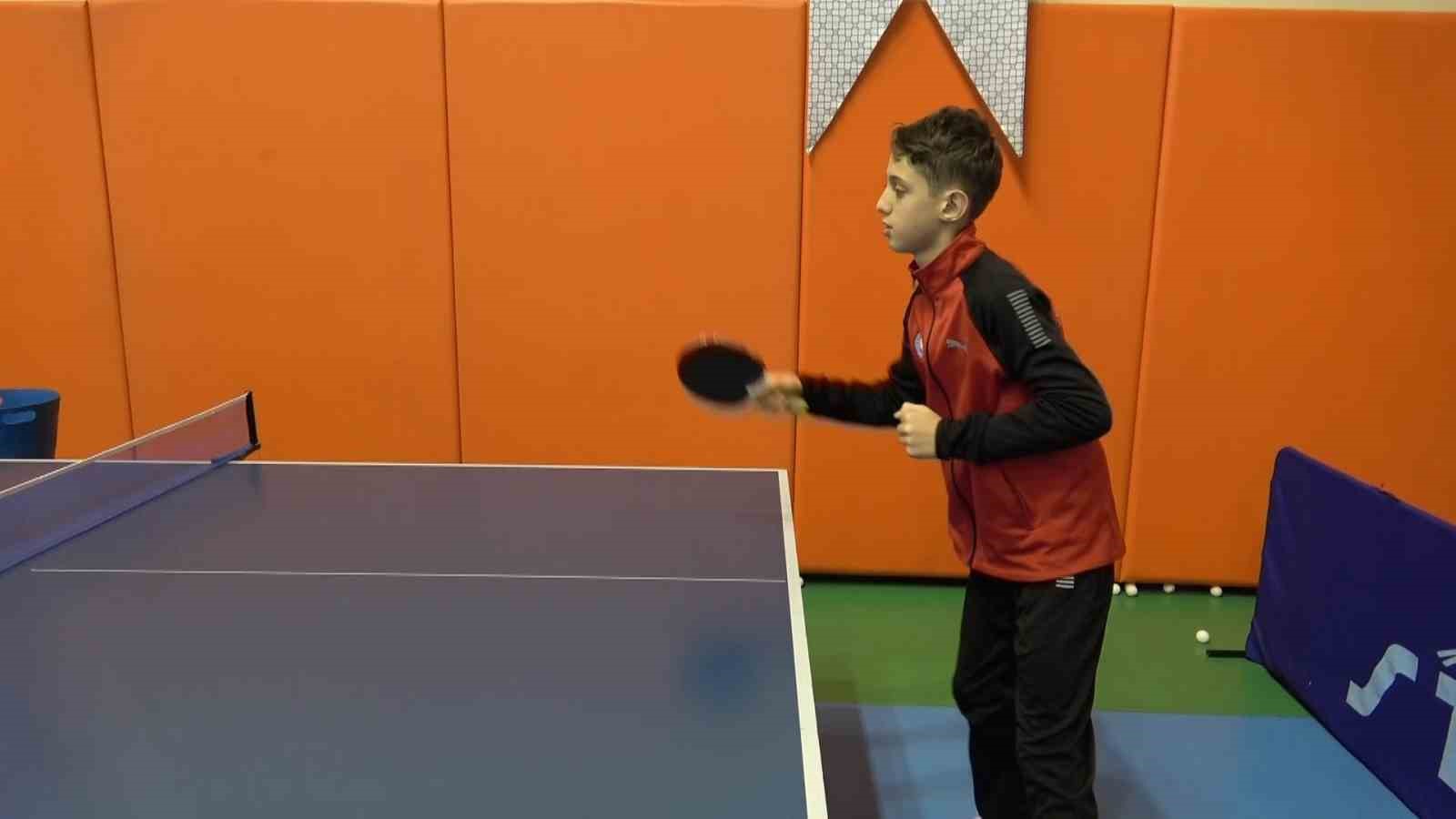 13 yaşındaki otizm hastası Sait Can, şampiyonluğa oynuyor