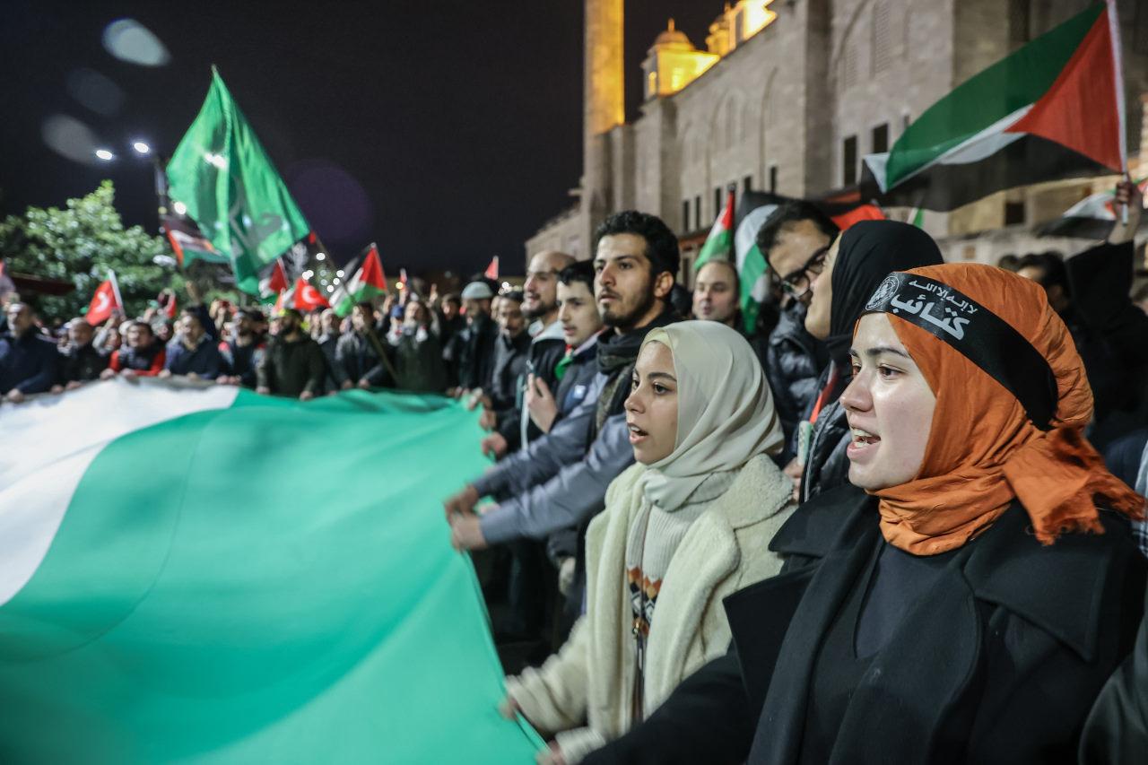 İşgalci İsrail'in Mescid-i Aksa baskını Fatih Camii'nde protesto edildi