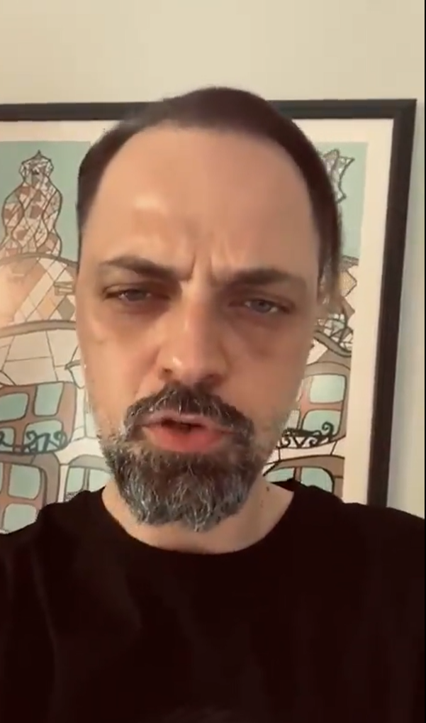 Bin pişman! Ünlü sanatçı Ertan Saban, Galatasaraylı taraftarlardan özür diledi
