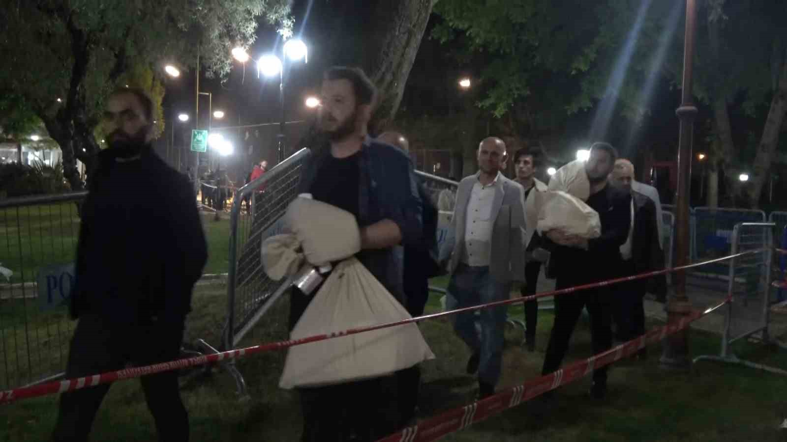 Bursa’da sayılan oylar YSK’ya teslim edildi, kilometrelerce kuyruk oluştu