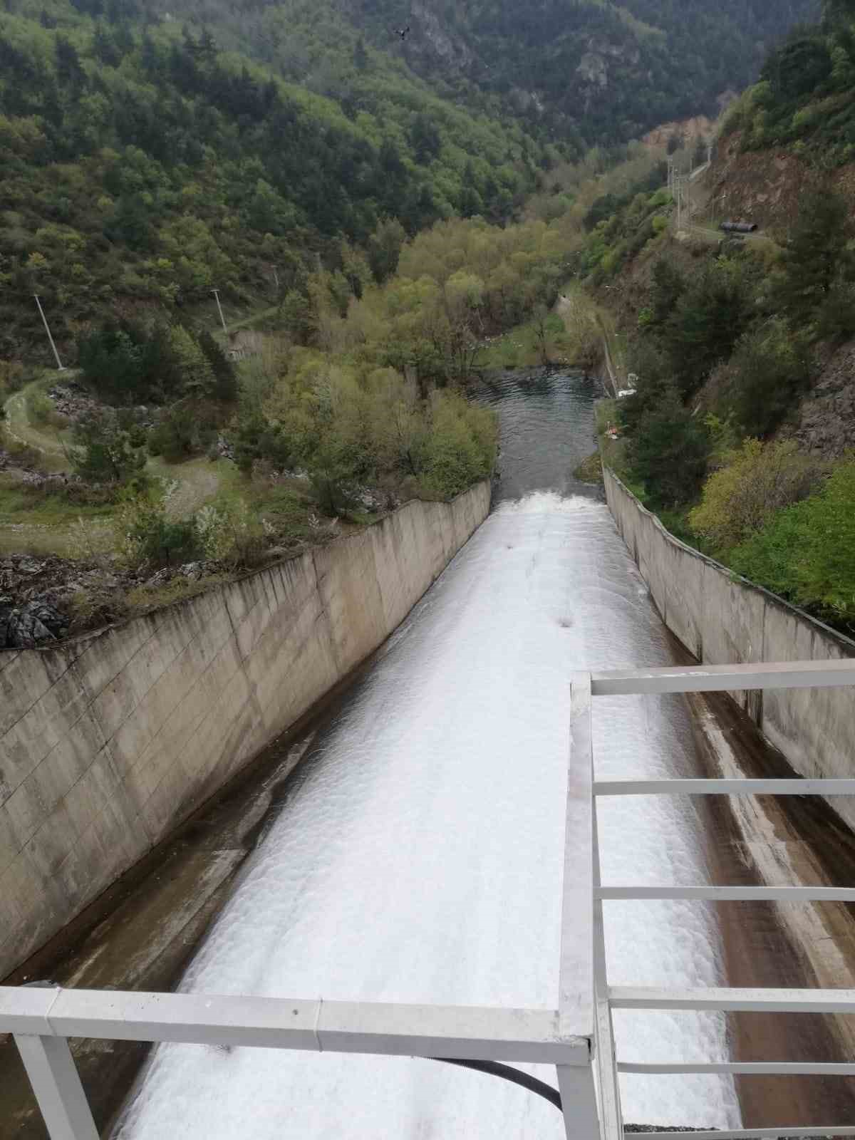 Doğancı yüzde 100’e ulaştı, barajın kapakları açıldı