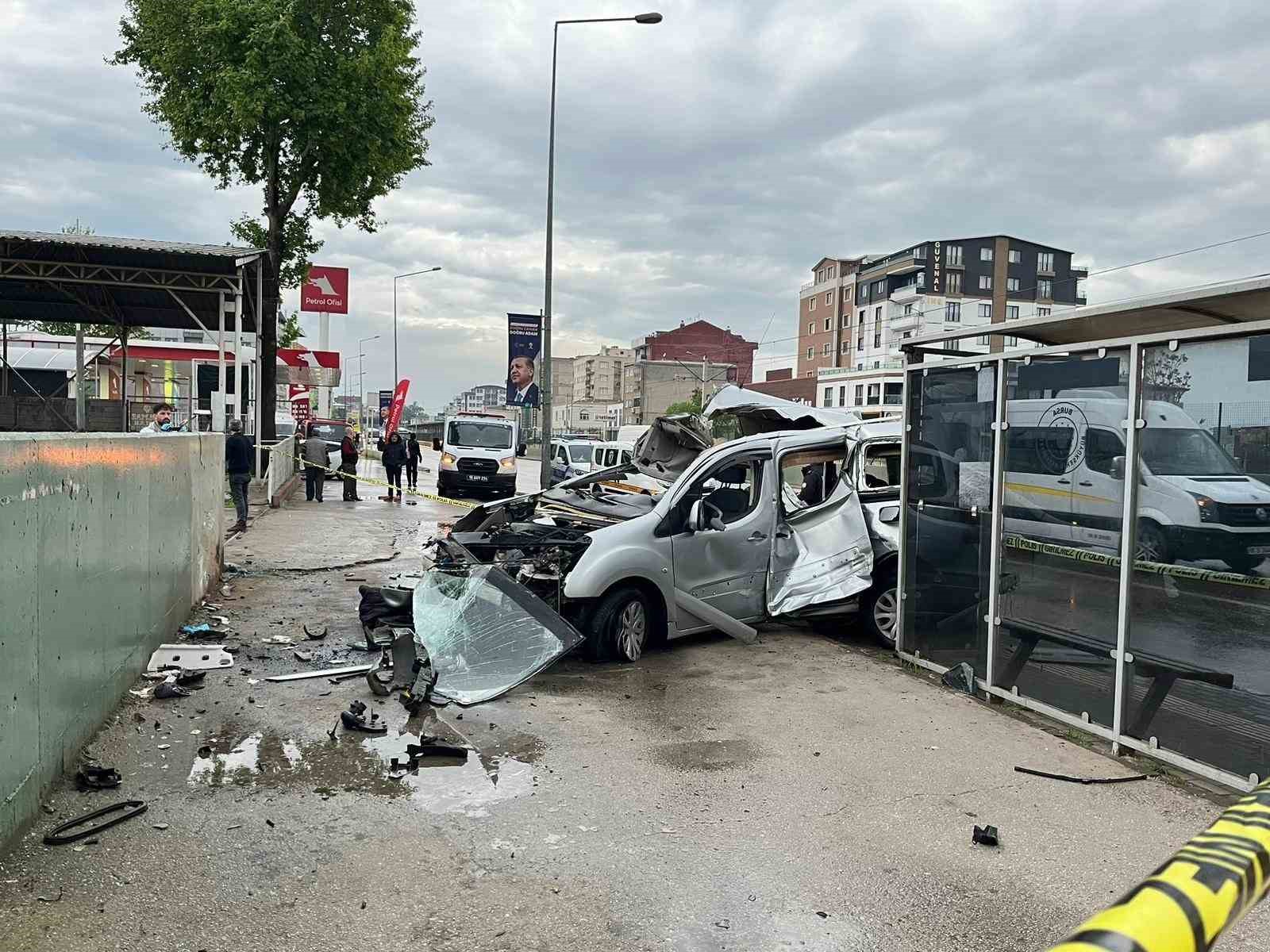Bursa’da 2 gencin öldüğü feci kaza kamerada
