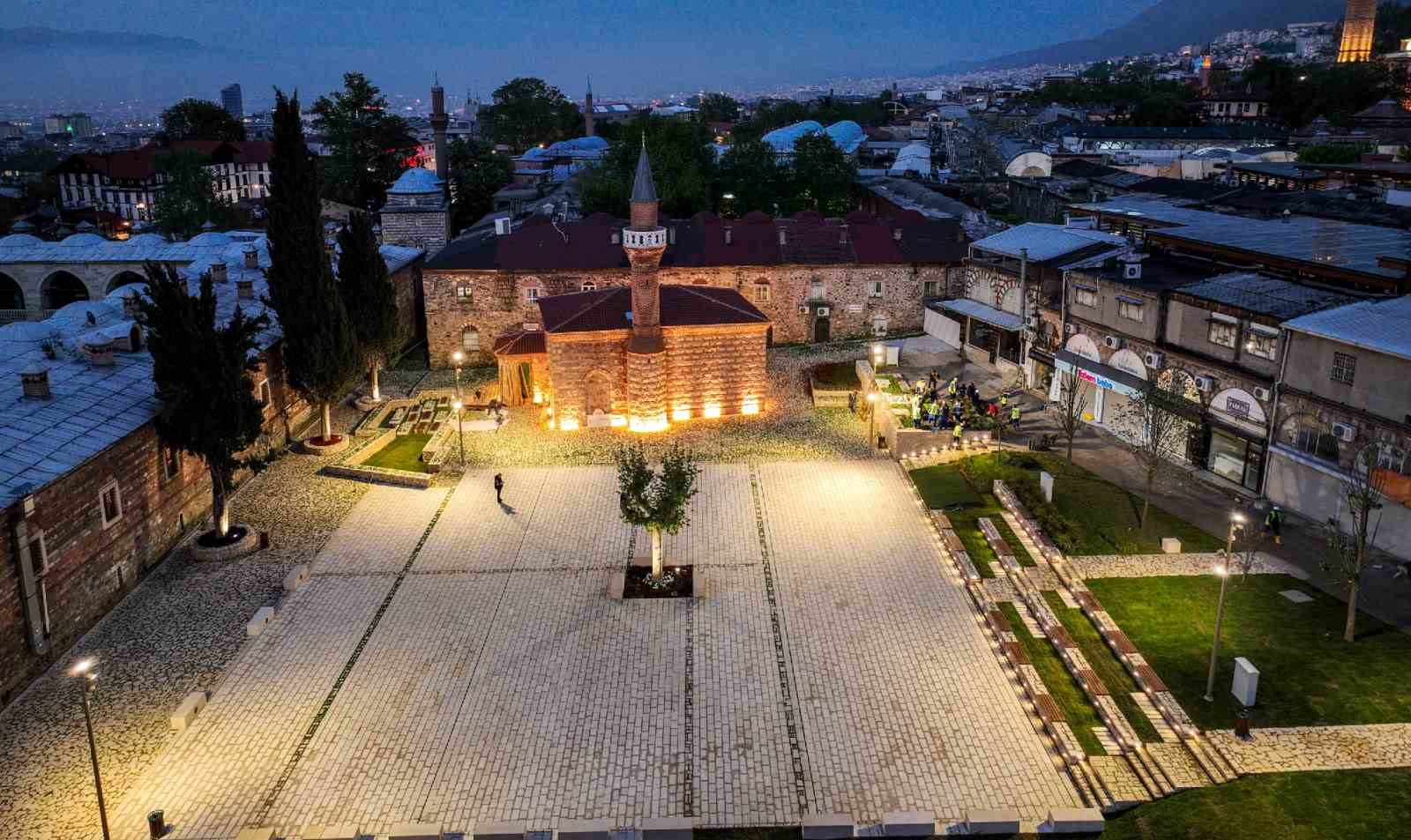 Bursa’nın kalbinde tarihi dönüşüm...Tarihi mescitte 65 yıl sonra ilk Cuma