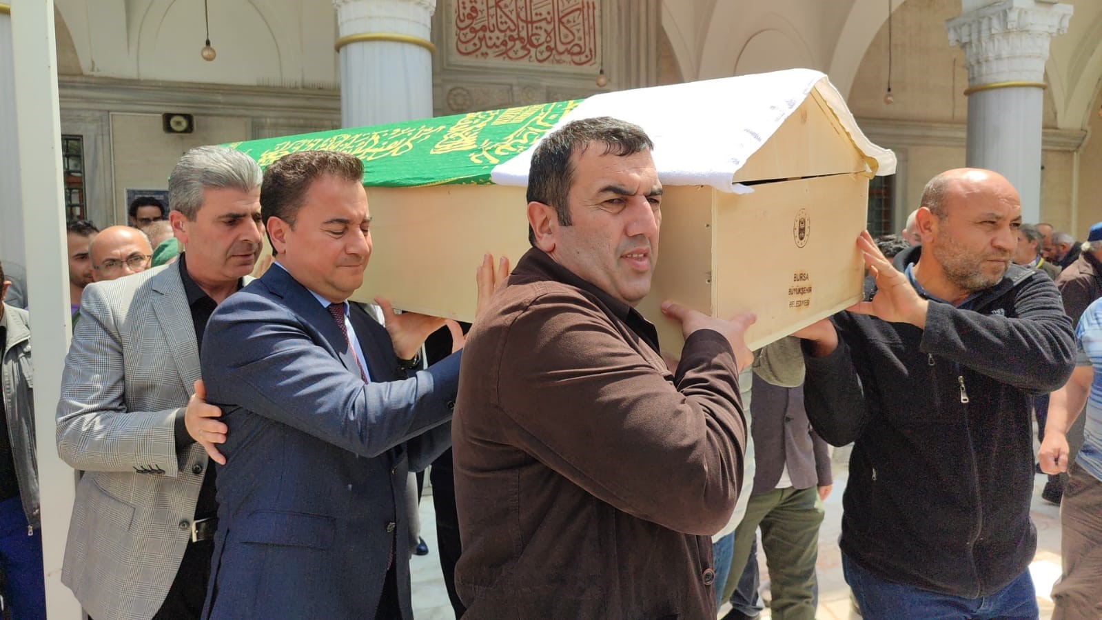 Ali Babacan, danışmanının babasının cenazesi için Bursa’ya geldi