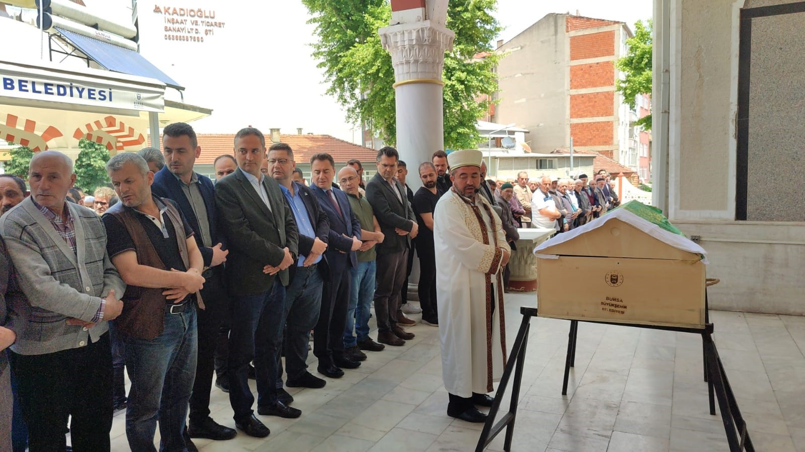 Ali Babacan, danışmanının babasının cenazesi için Bursa’ya geldi