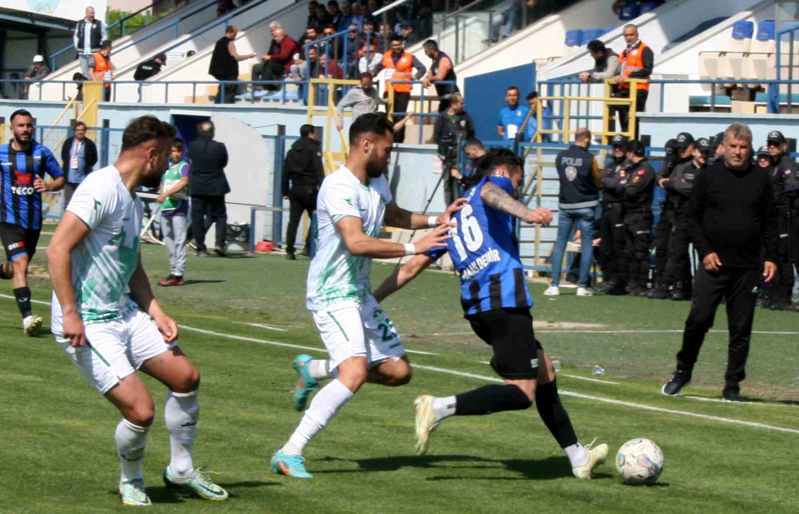 TFF 2. Lig: Karacabey Belediyespor: 5 - Kırşehirspor: 0