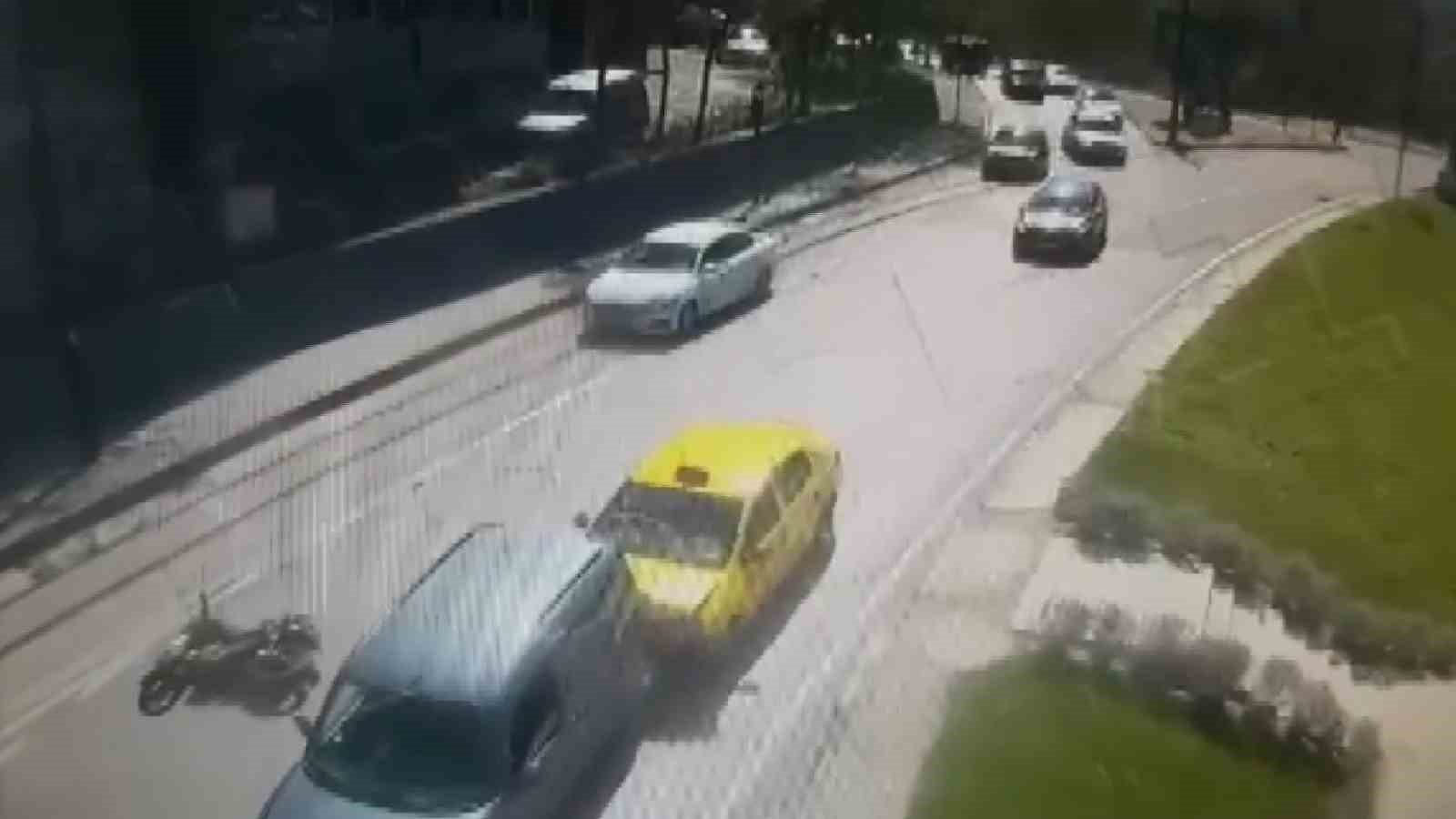 Bursa’da ters şeritten giden otomobil zincirleme kazaya böyle yol açtı
