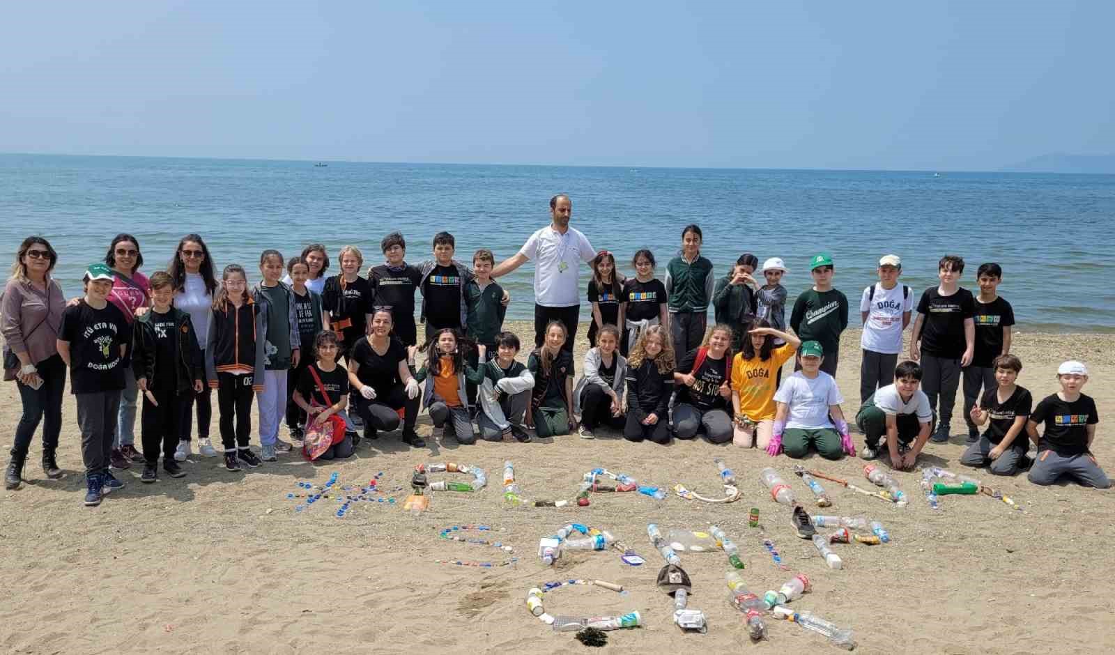 Bursa sahillerinde gönüllü temizlik