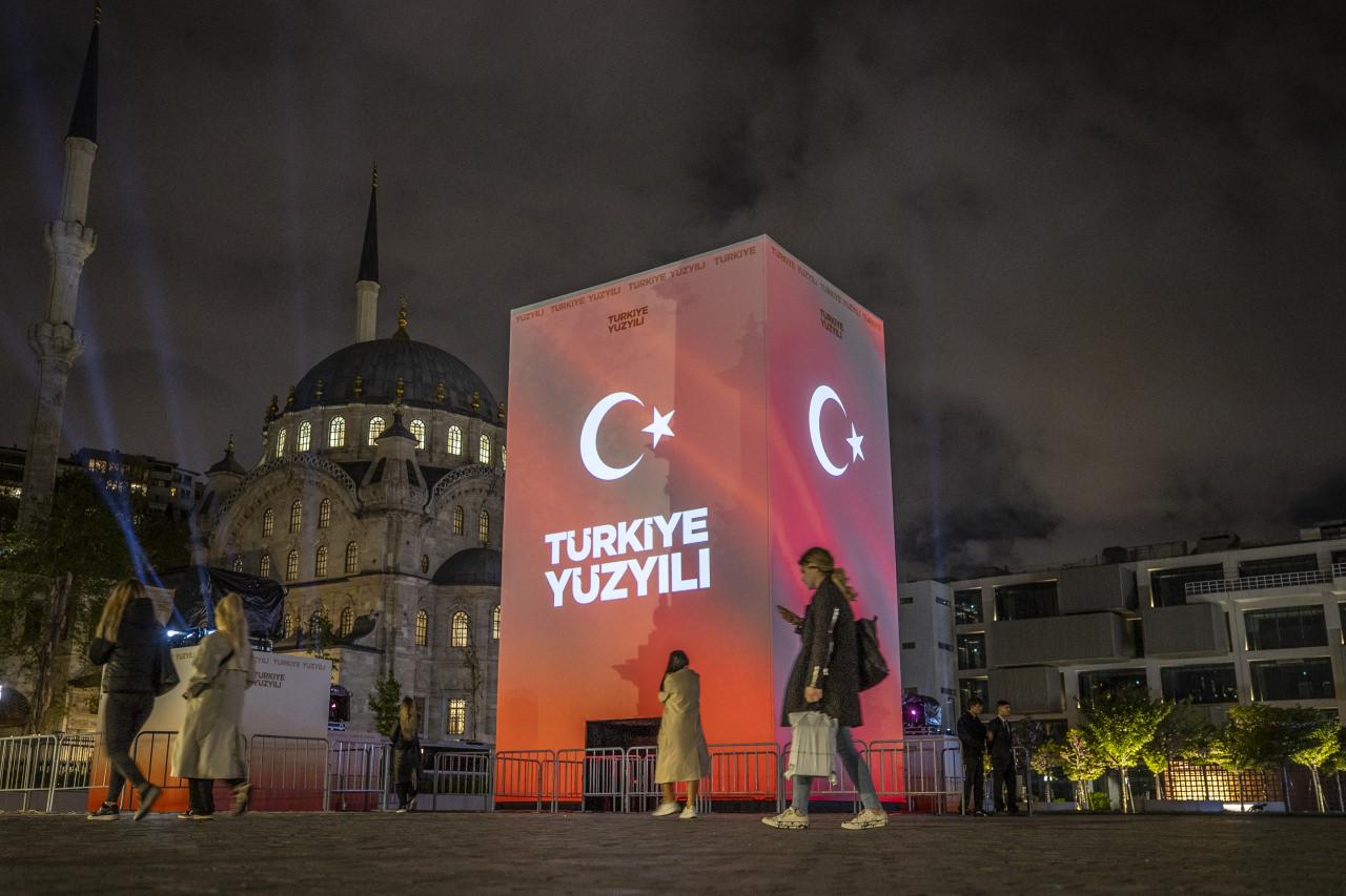 Galataport'ta ''Türkiye Yüzyılı'' kazanımlarını anlatan dijital anıta yoğun ilgi