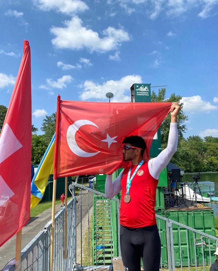 Bursa Büyükşehir Belediyespor Kulübü kanocuları Slovakya’dan 4 madalyayla döndü