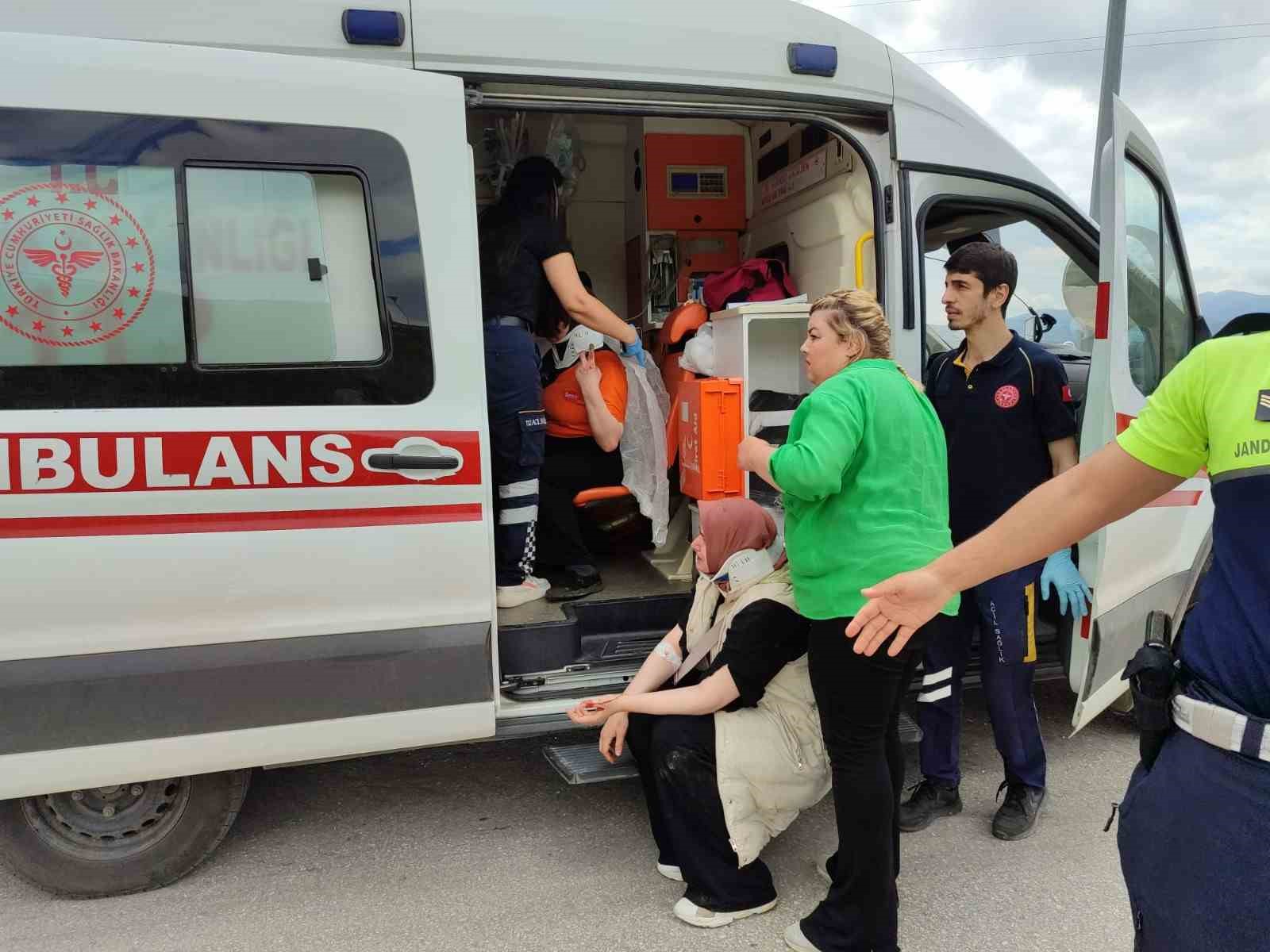Bursa’da elektrikli bisiklet su kanalına uçtu: 3 yaralı