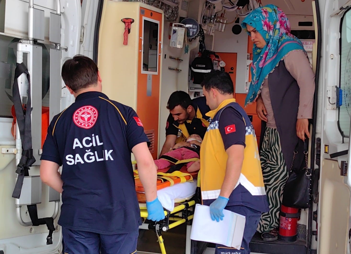 Bursa’da balkondan düşen bebek yaralandı
