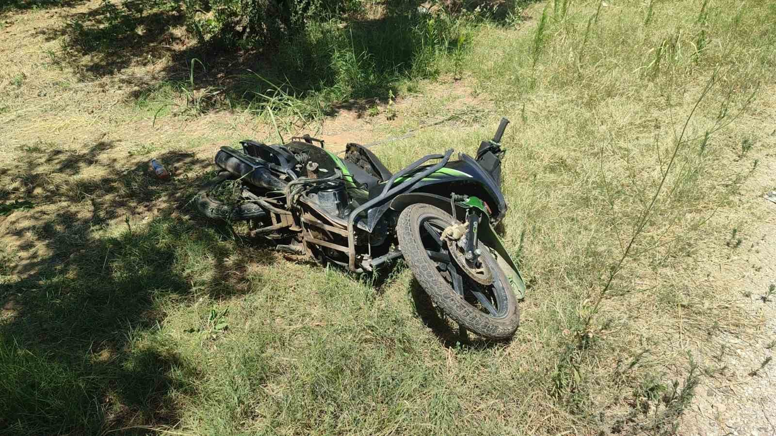 Tır motosiklete çarptı: 2 ağır yaralı