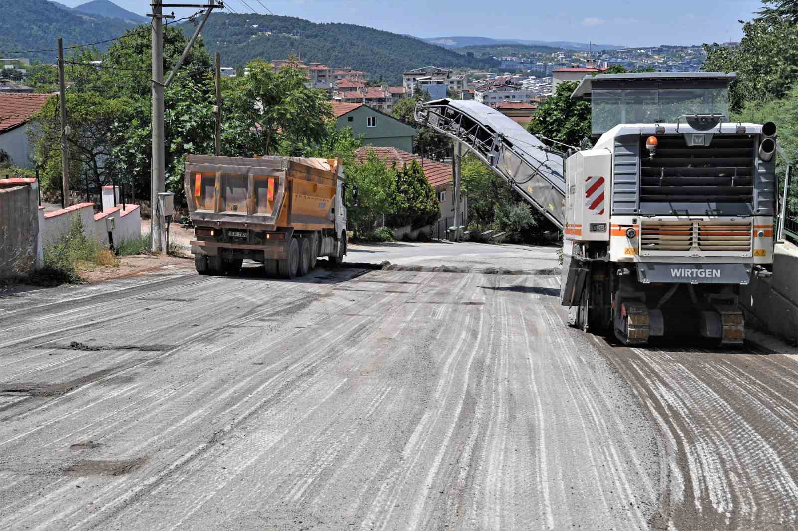 Osmangazi Belediyesi 6 ayda 28 bin ton asfalt çalışması yaptı