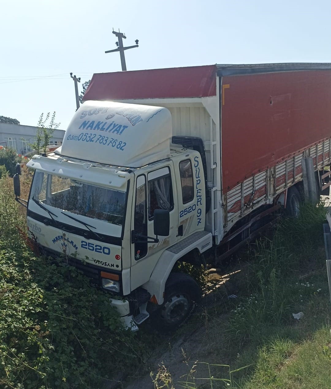 Bursa’da kamyon ile kamyonet çarpıştı: 2 yaralı