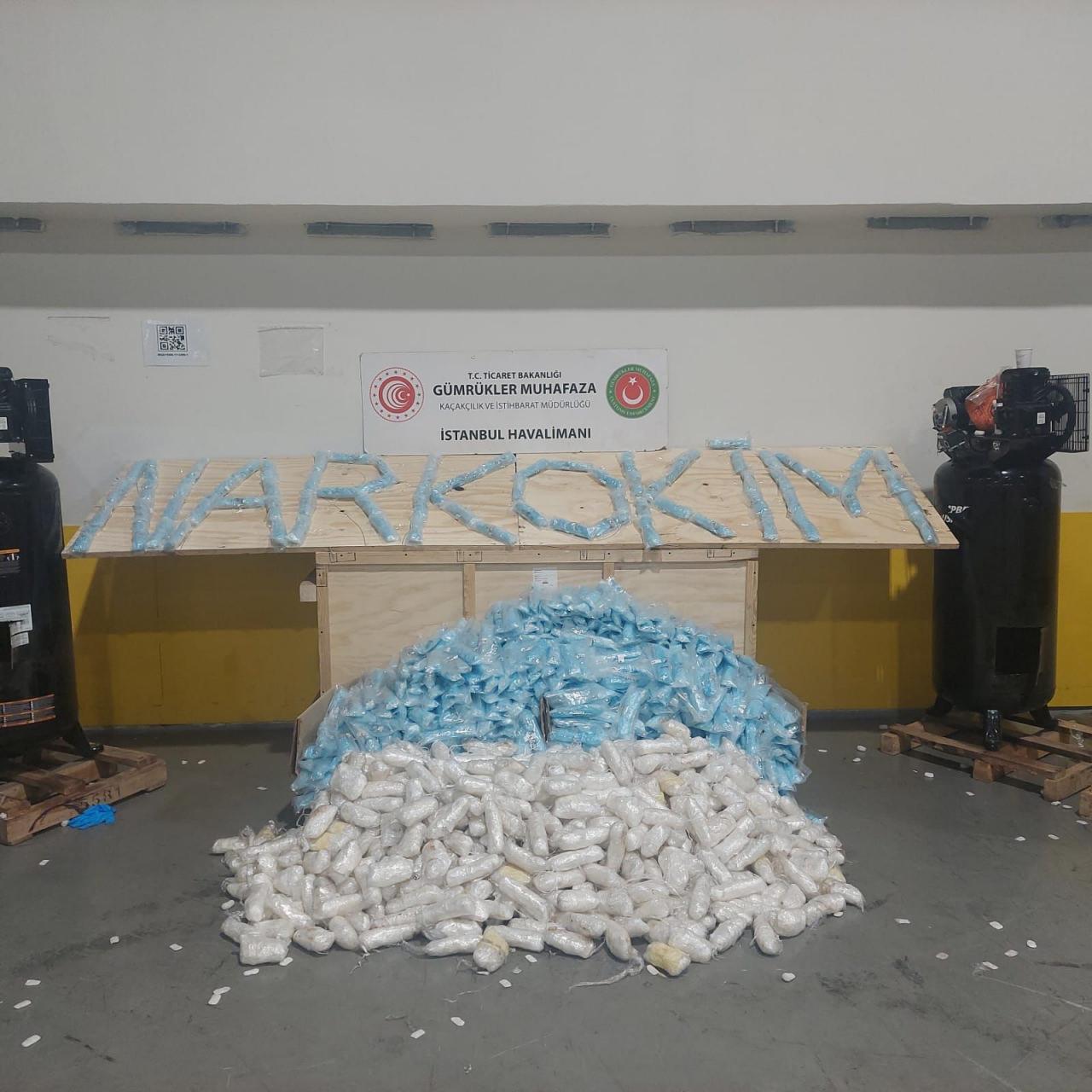 İstanbul Havalimanı'nda 427 kilogram metamfetamin ele geçirildi