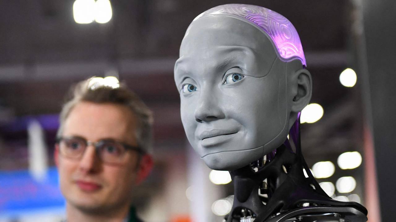 Google seviyeyi yükseltti: Robotlar artık etrafı izleyerek öğrenebilecek!