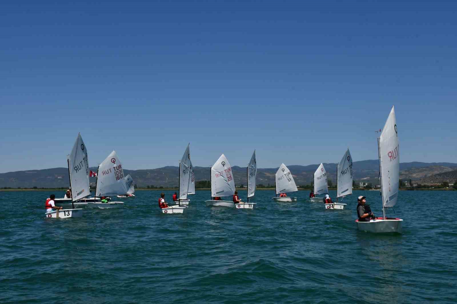 Denizcilik ve Kabotaj Bayramı yarışları İznik’te başladı