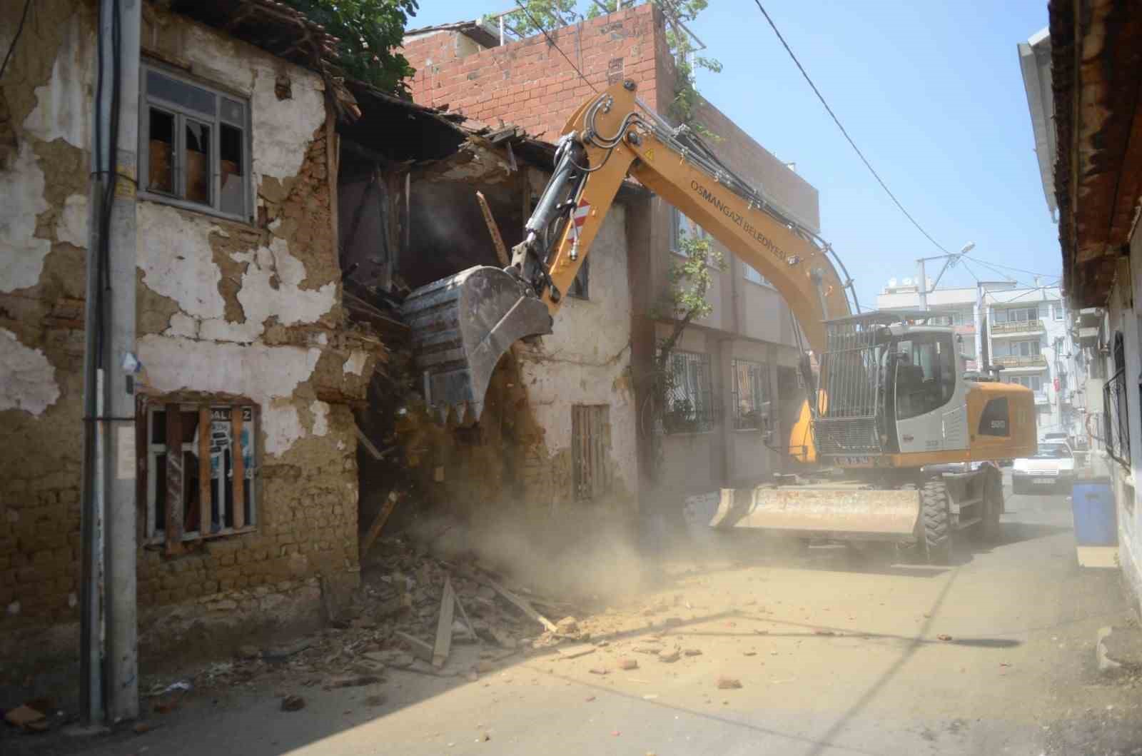 Metruk binalar yıkılıyor Karacabey’in çehresi değişiyor