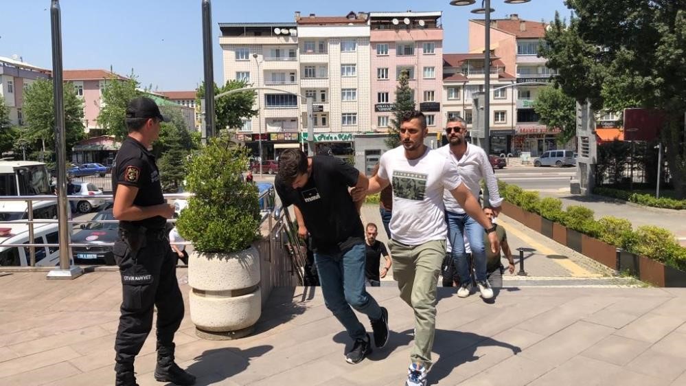 Bursa’da 1 kişinin öldüğü 2 kişinin yaralandığı silahlı gürültü kavgasında 2 kişi tutuklandı