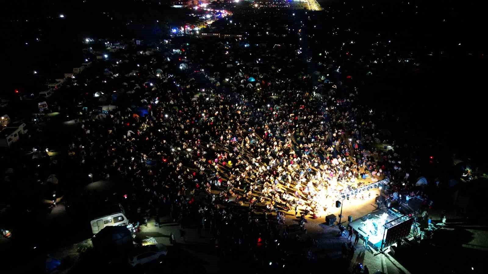 Karacabey’de meteor yağmuru için binlerce kişi toplandı