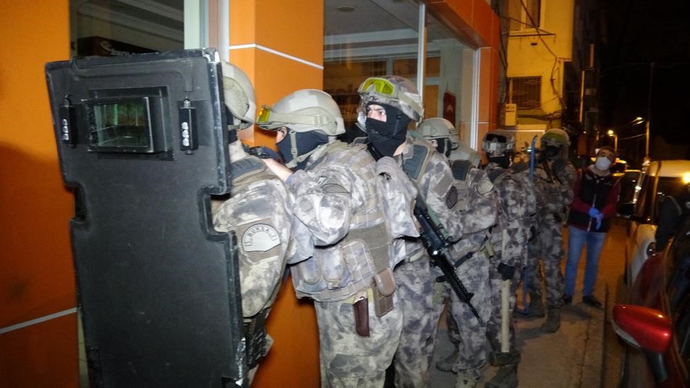 Bursa’da FETÖ operasyonu...‘Bylock’ kullanan 6 kişi gözaltına alındı