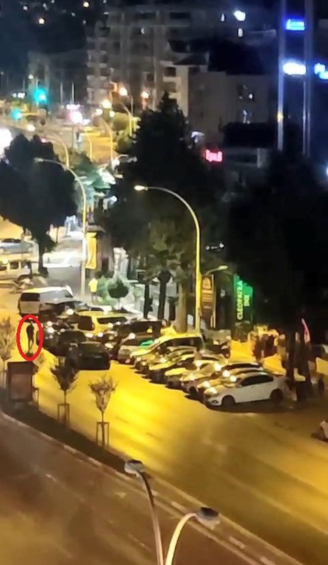 Bursa’da 1 kişinin öldüğü 3 kişinin yaralandığı kavga kamerada