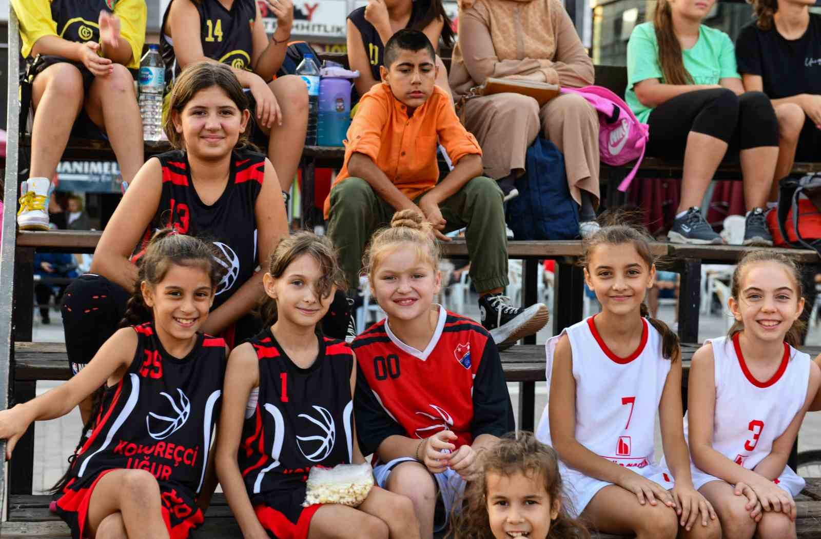 Mustafakemalpaşa’nın markası Tatlıtop Basketbol Şenlikleri başladı