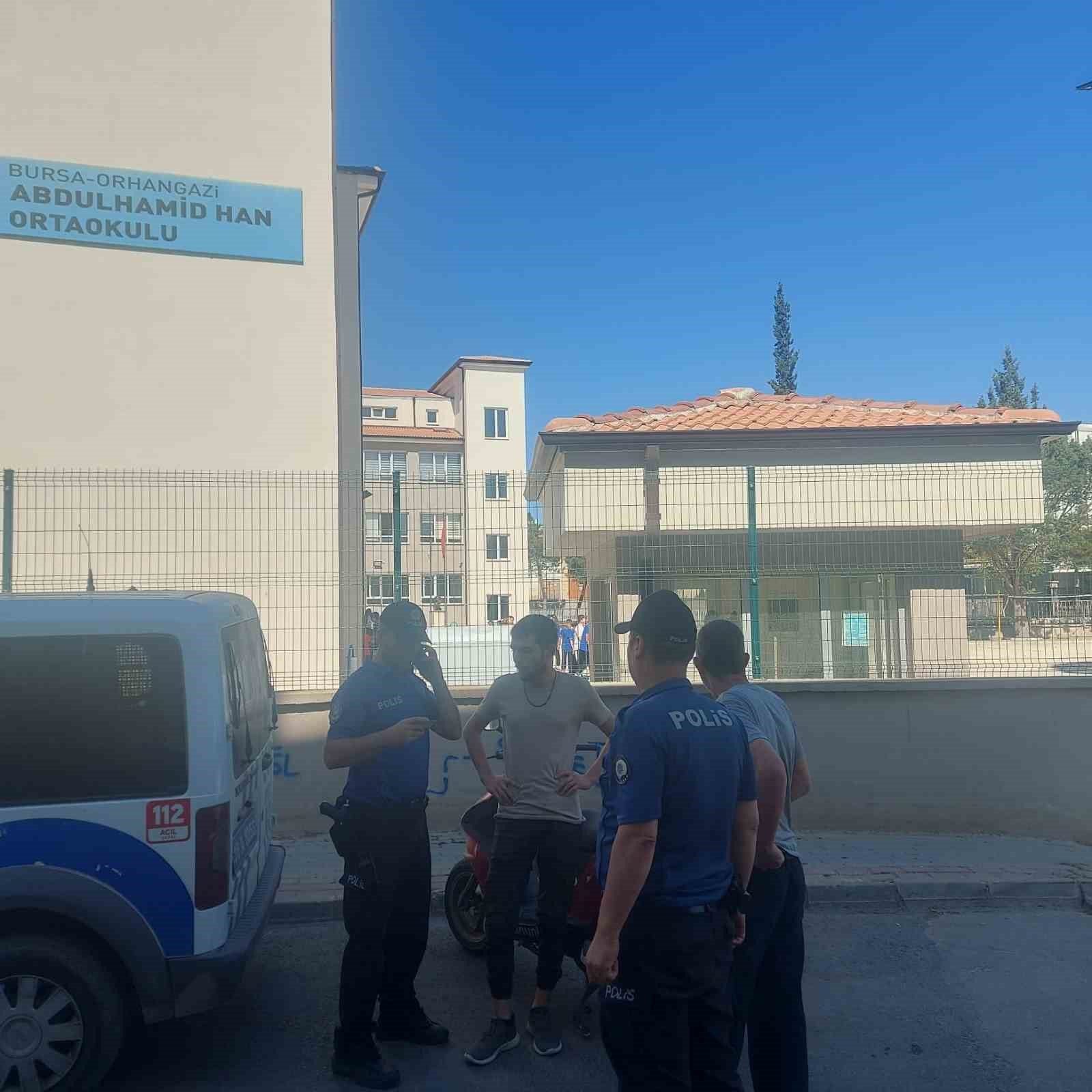 Bursa’da Okul Polisi, eğitim kurumları çevresinde kuş uçurtmuyor