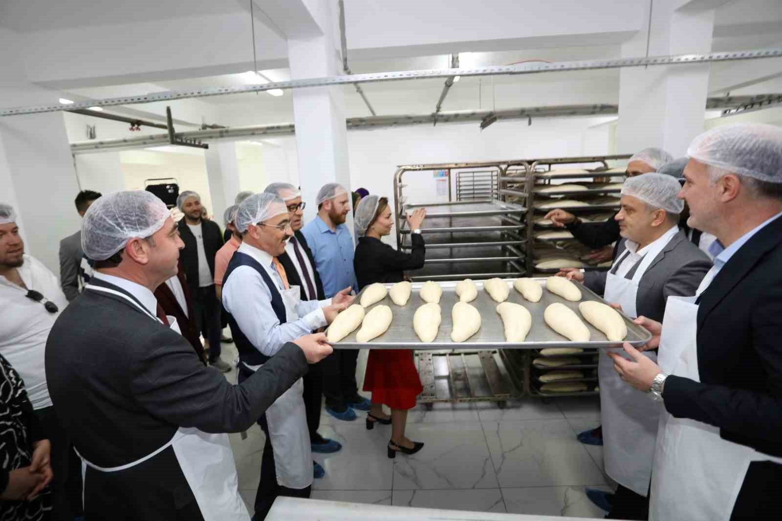 Öğrencilerin ürettiği ekmekler 4 liradan vatandaşla buluşacak