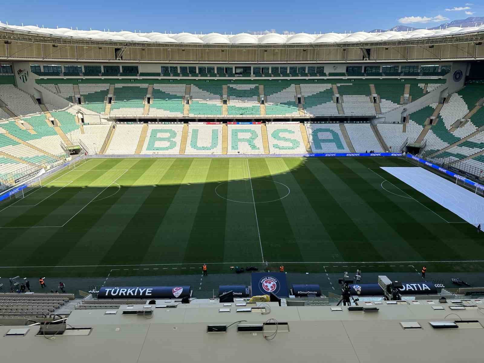 Bursaspor, stat ismini ’Yüzüncü Yıl Atatürk Sütaş Stadyumu’ olarak değiştirdi