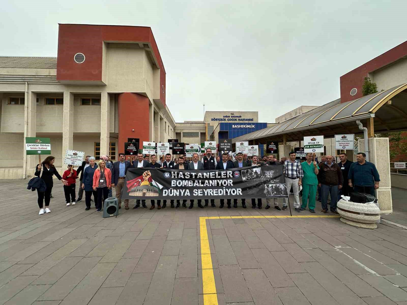 Bursa’da sağlık çalışanları Filistin için tek yürek oldu
