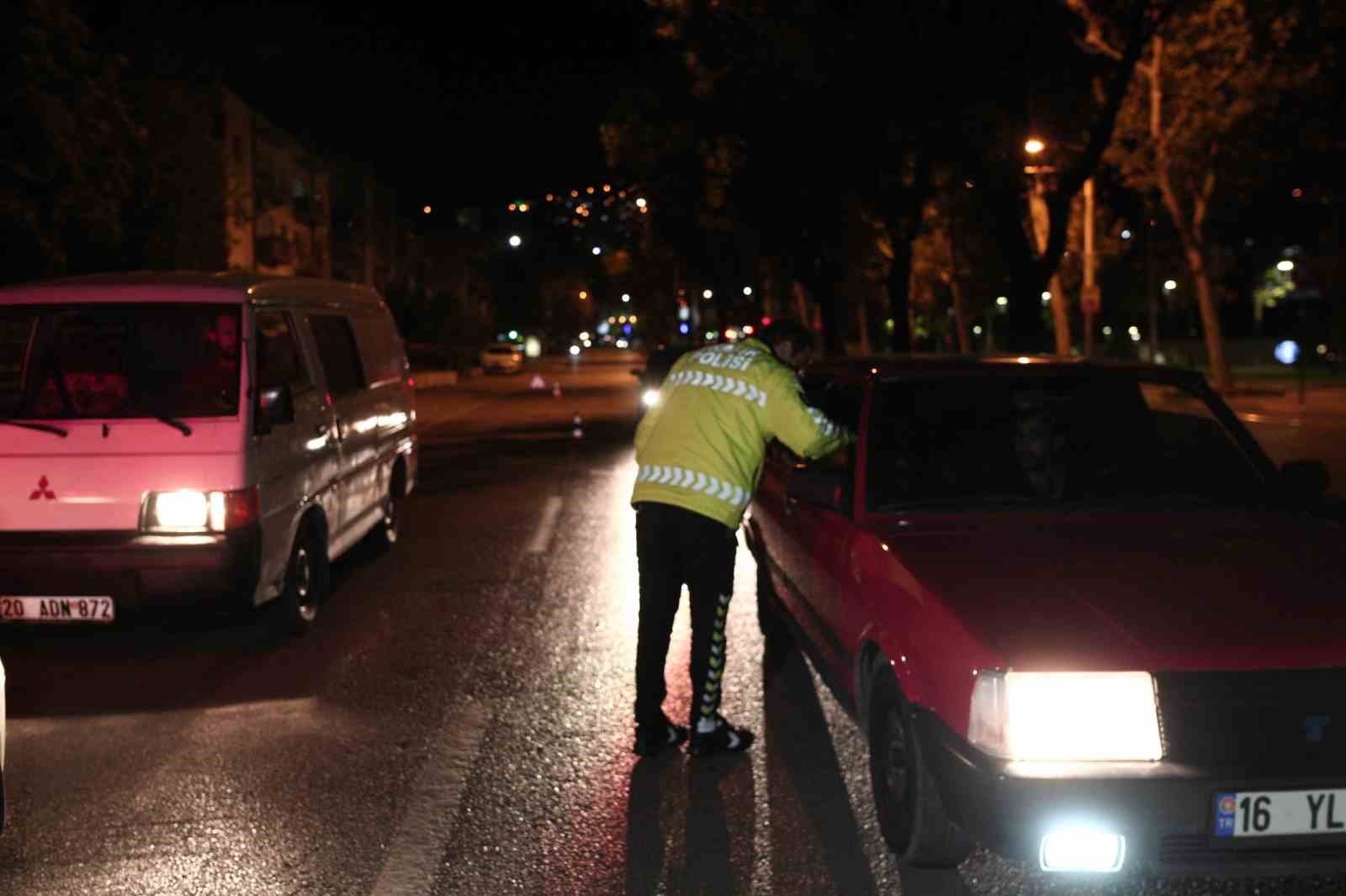 Bursa’da metruk bina ve ara sokak operasyonu...12 kişi yakalandı