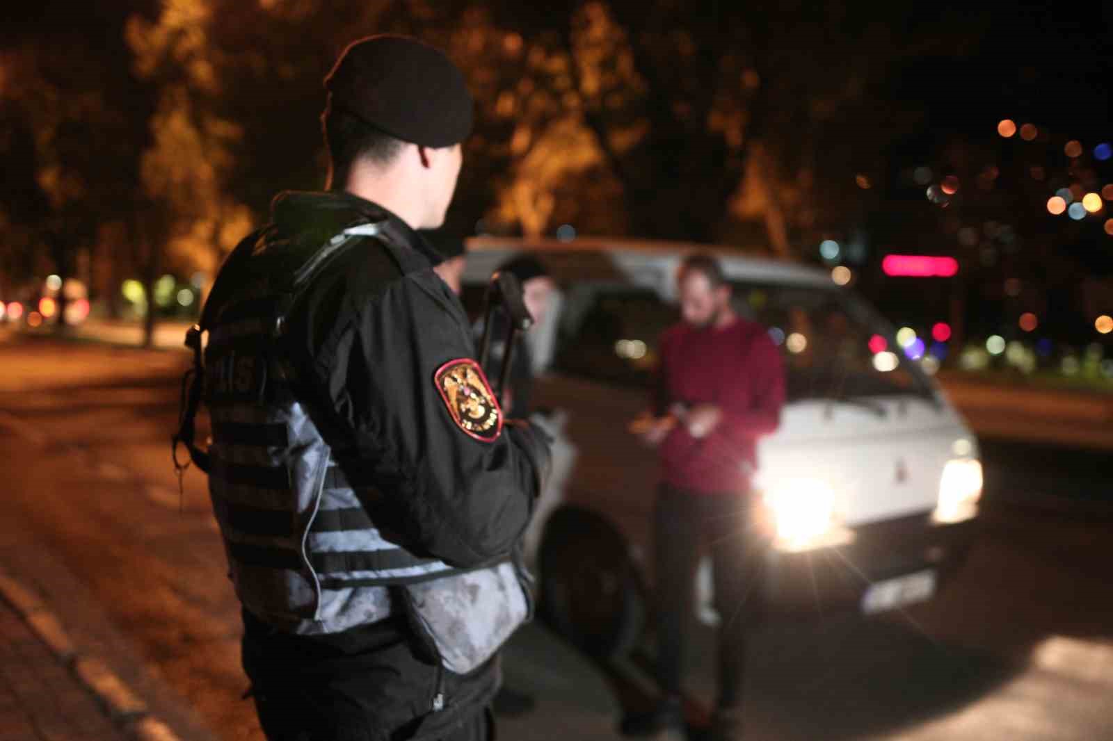 Bursa’da metruk bina ve ara sokak operasyonu...12 kişi yakalandı