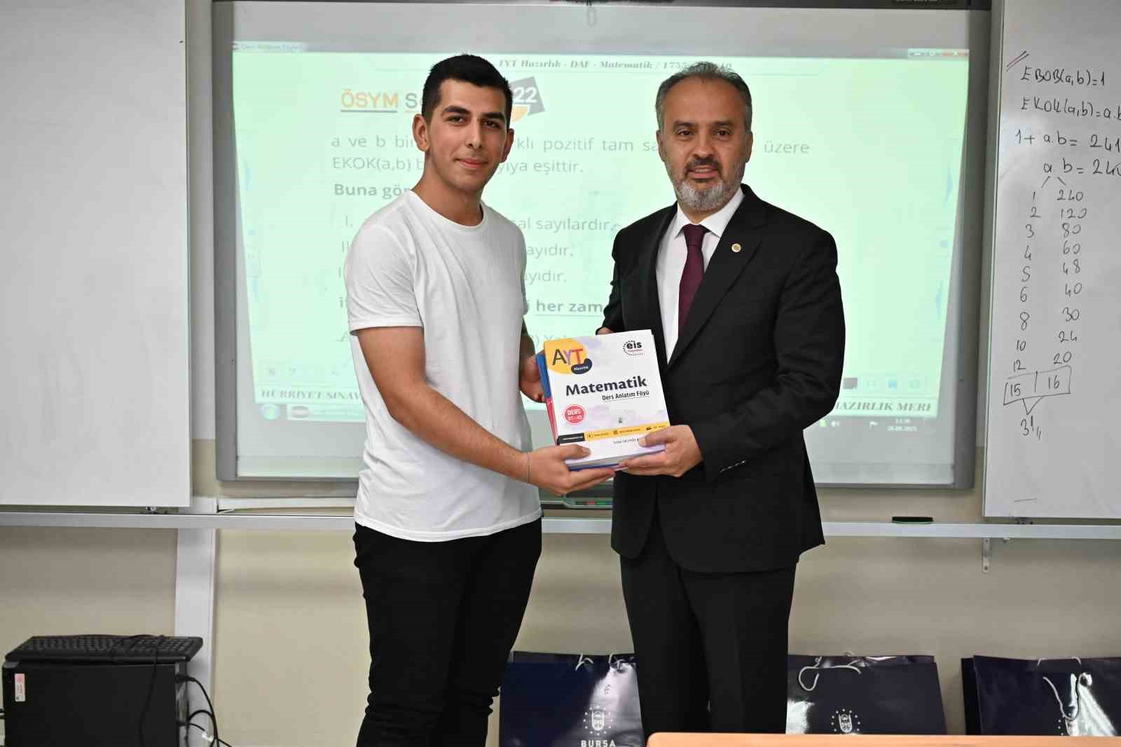 Bursa’da üniversite adaylarına ücretsiz kurs desteği