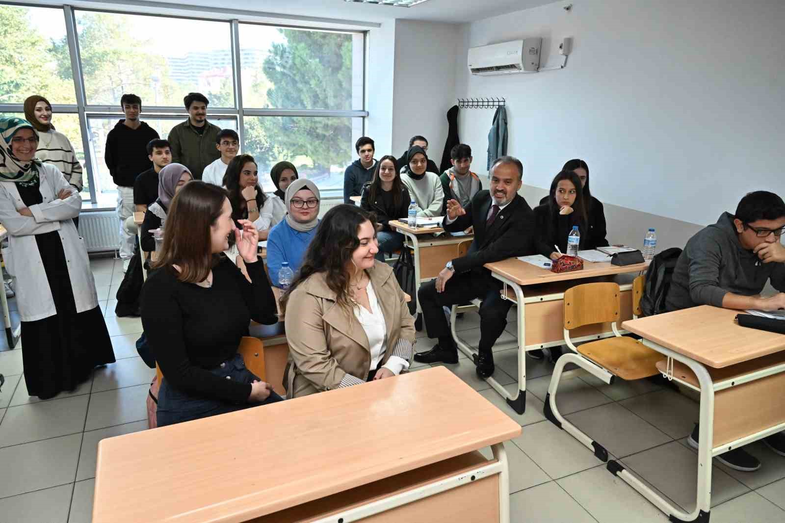 Bursa’da üniversite adaylarına ücretsiz kurs desteği