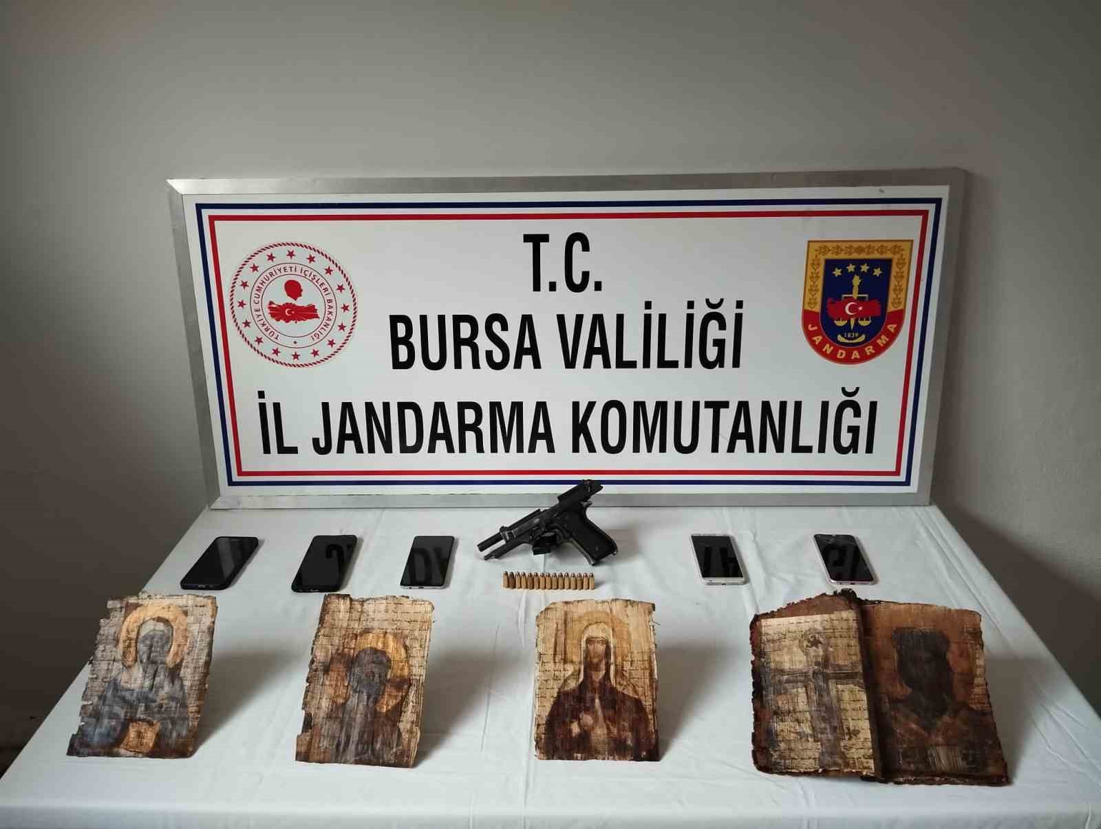 Bursa’da 10 milyon dolar değerinde tarihi İncil ele geçirildi