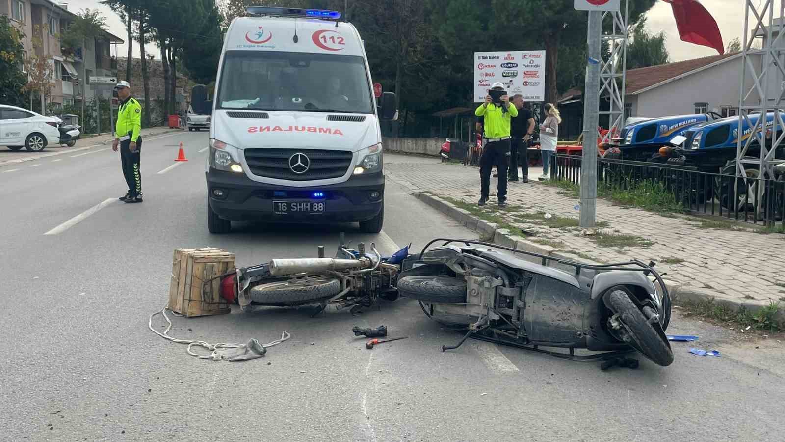 Bursa’da 2 motosiklet çarpıştı