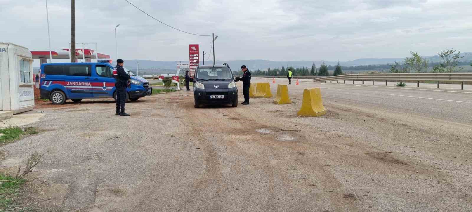 Bursa’da jandarmadan ‘huzur’ uygulaması : 28 kişi yakalandı