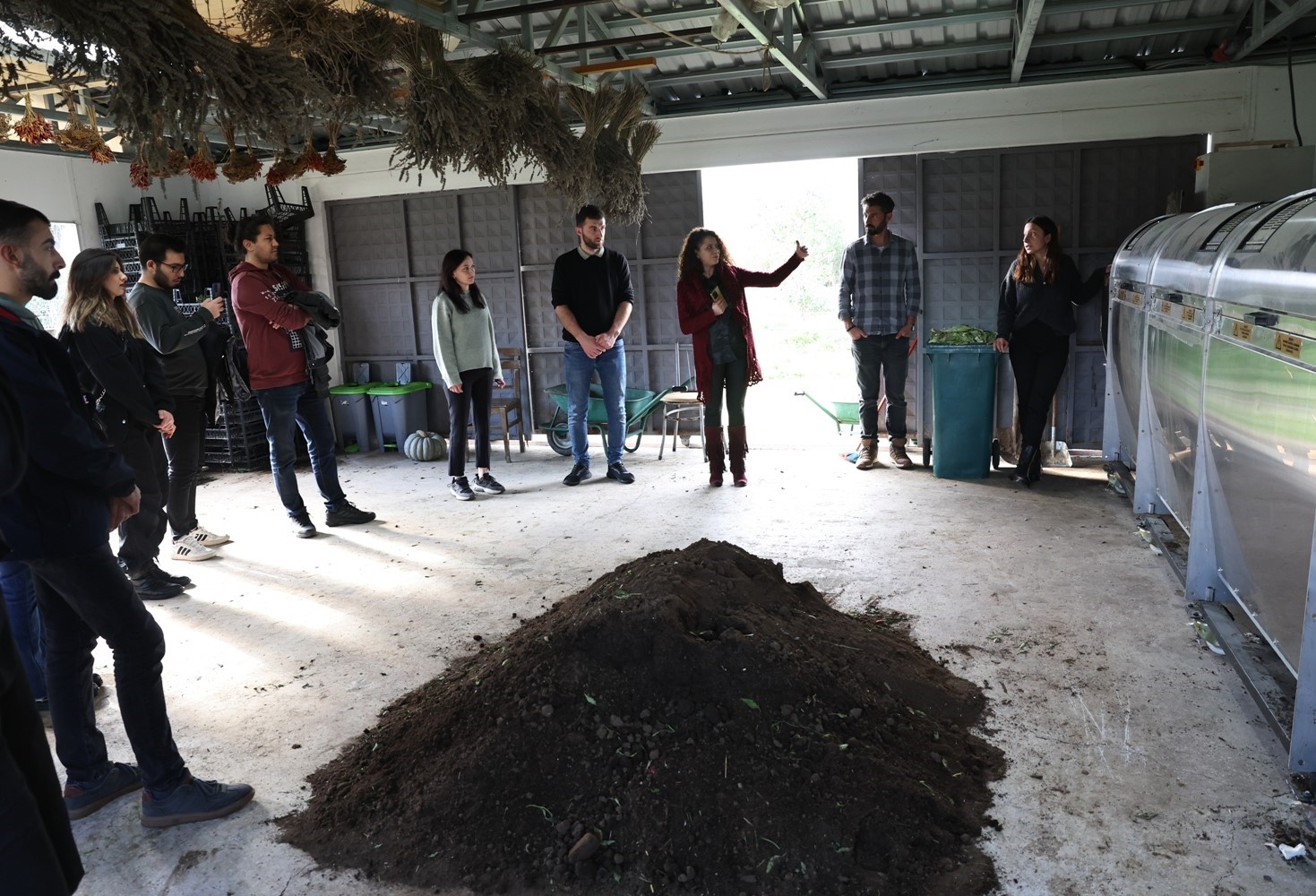 Üniversite öğrencilerine kompost eğitimi