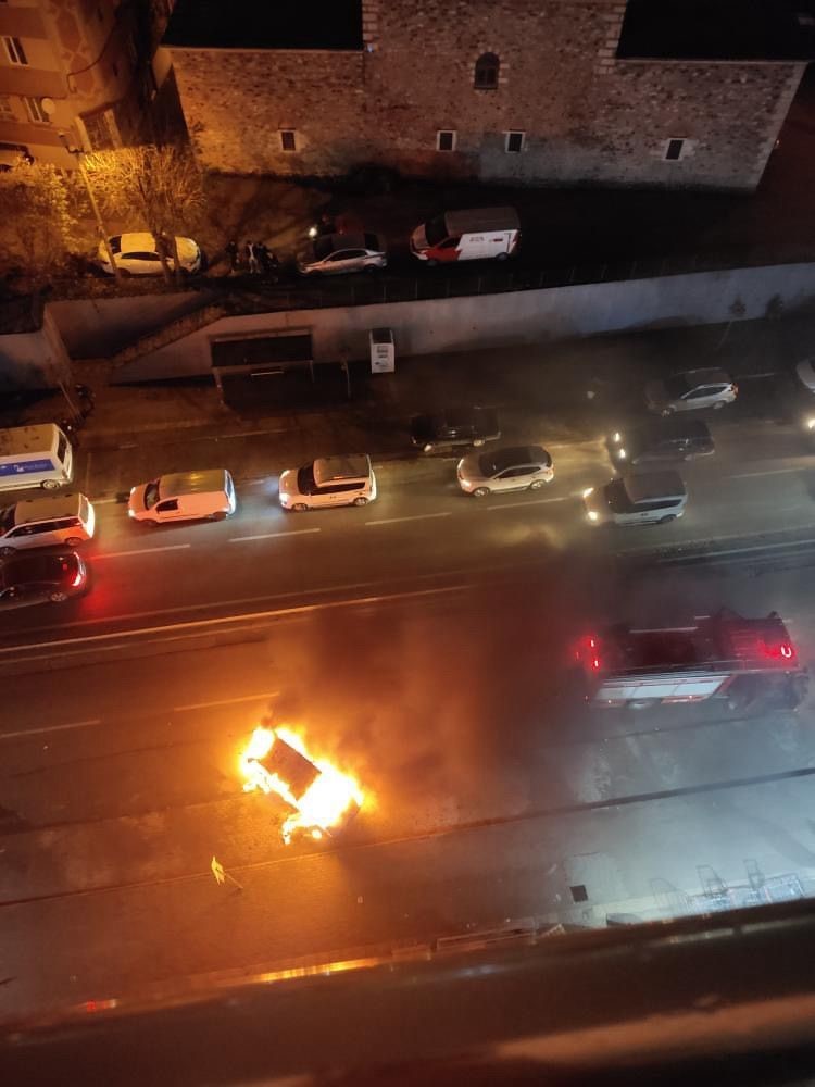 Bursa’da seyir halindeki araç alev alev yandı