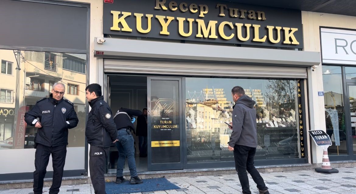 Bursa’da kar maskeli, silahlı kuyumcu soygunu