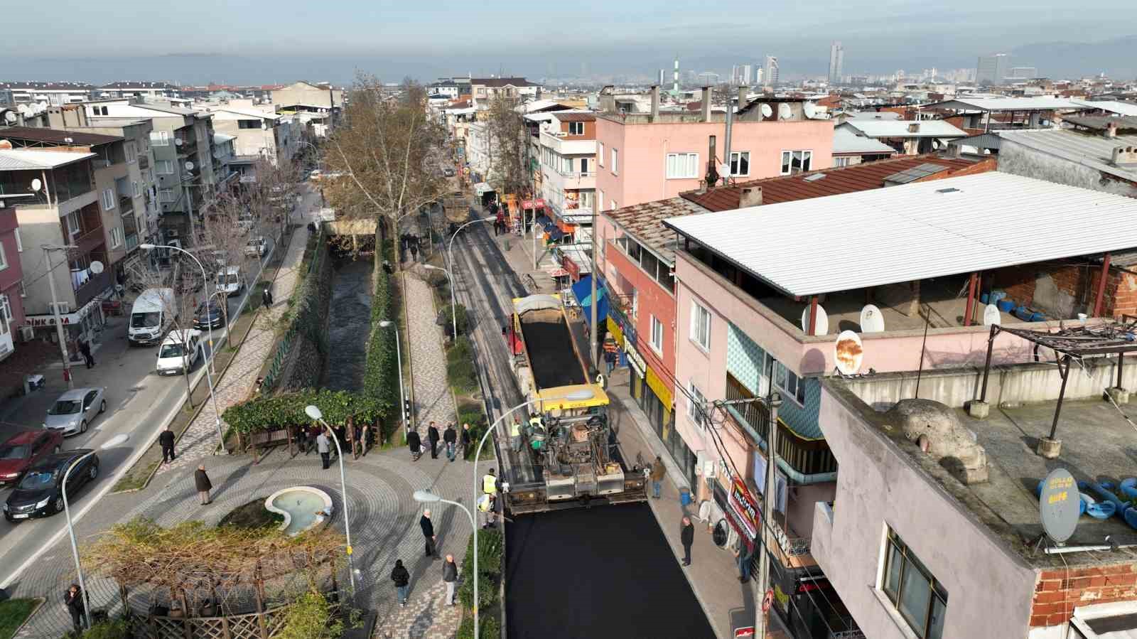 Bursa’da asfalt mesaisi sürüyor